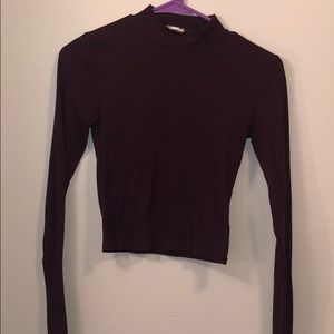 Long sleeve, fitted shirt